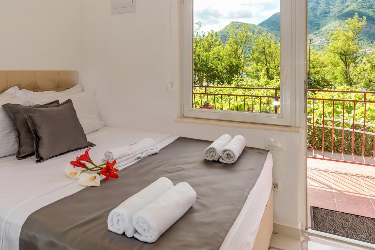 Apartments Vujicic Tivat Eksteriør bilde