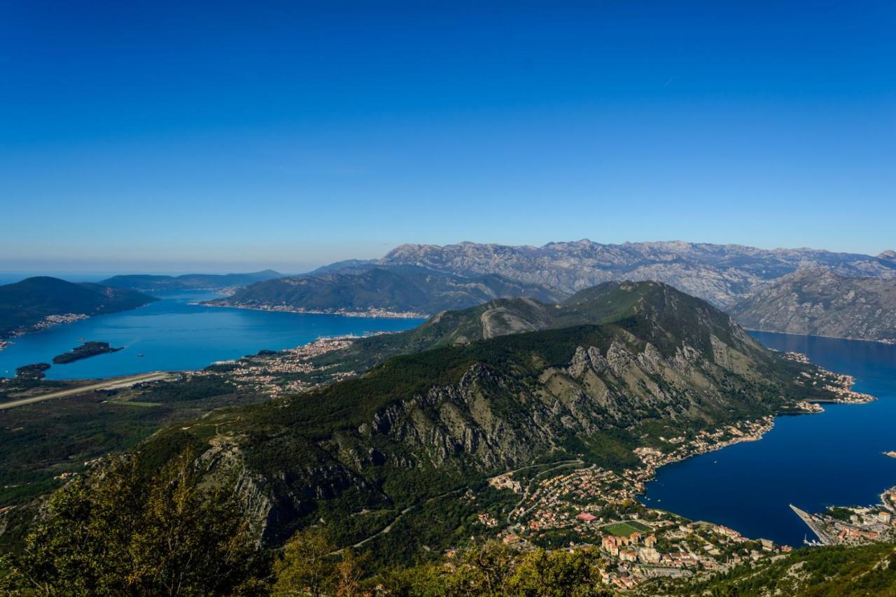 Apartments Vujicic Tivat Eksteriør bilde