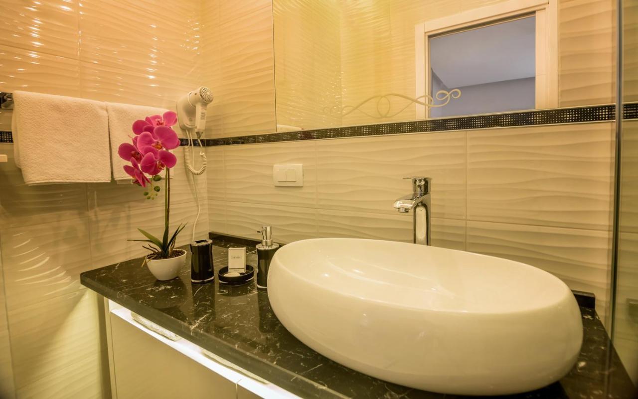 Apartments Vujicic Tivat Eksteriør bilde